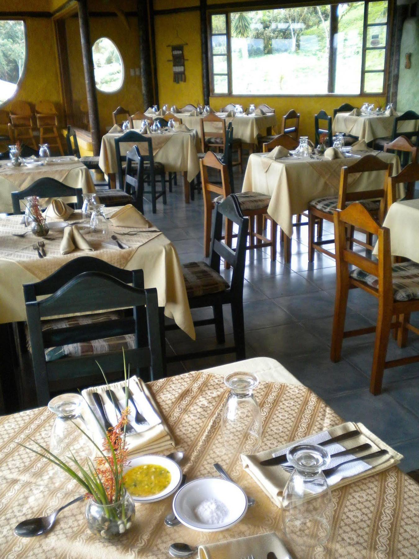 Hosteria "El Encanto" San Miguel de los Bancos Exterior foto